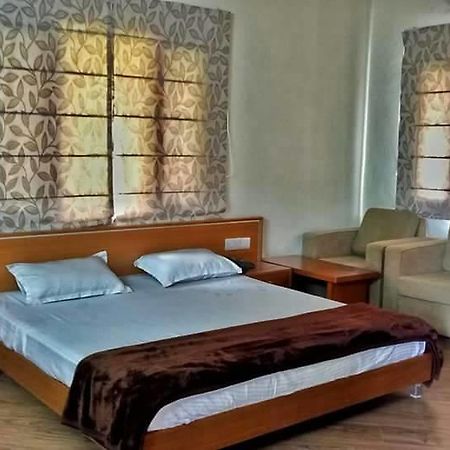 Nature Lovers Farm Hotell Gurgaon Eksteriør bilde